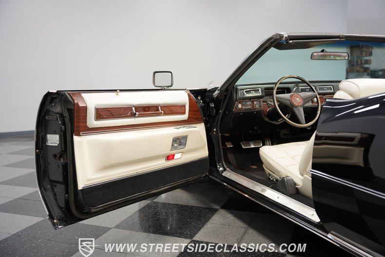 Cadillac-Eldorado-1976-Black-White-37