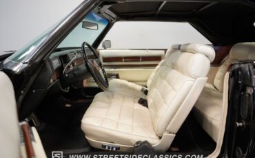 Cadillac-Eldorado-1976-Black-White-39