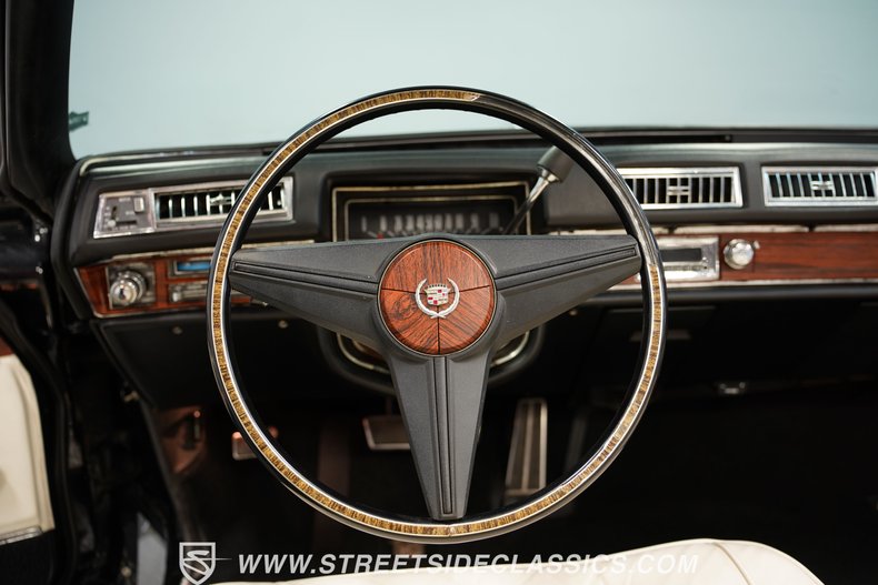 Cadillac-Eldorado-1976-Black-White-40