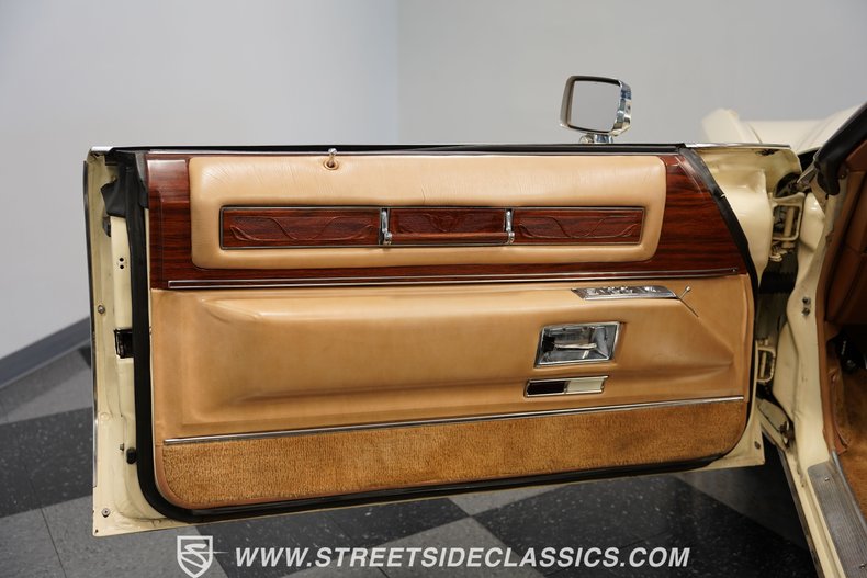 Cadillac-Eldorado-1976-Calumet-Cream-Beige-33