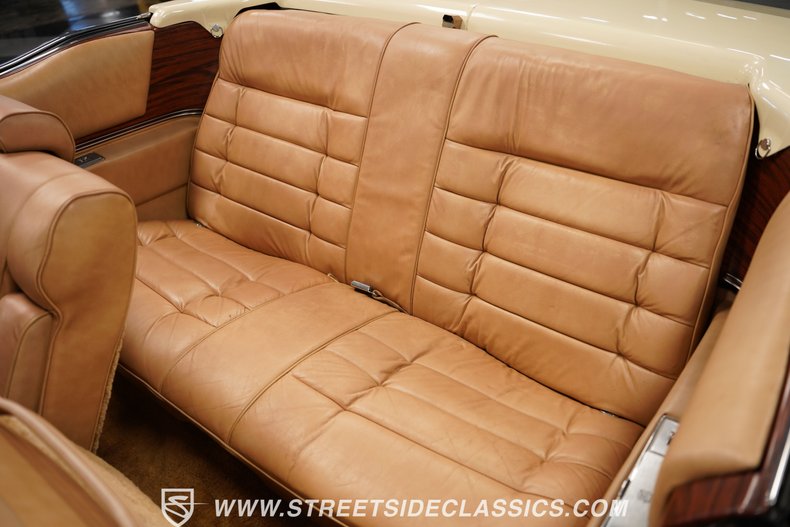 Cadillac-Eldorado-1976-Calumet-Cream-Beige-39