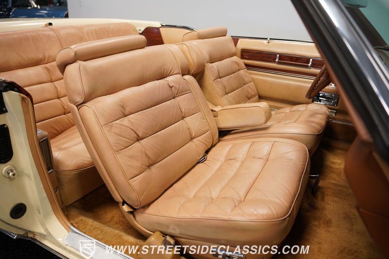 Cadillac-Eldorado-1976-Calumet-Cream-Beige-42