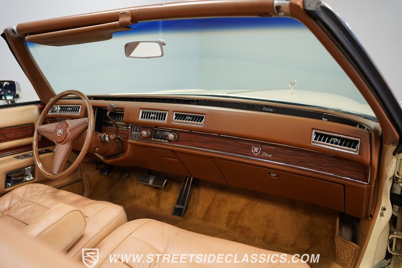 Cadillac-Eldorado-1976-Calumet-Cream-Beige-44