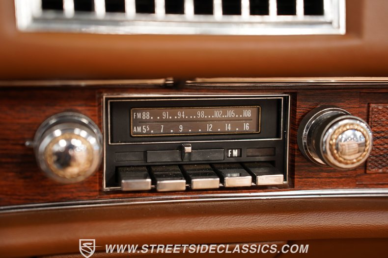 Cadillac-Eldorado-1976-Calumet-Cream-Beige-49