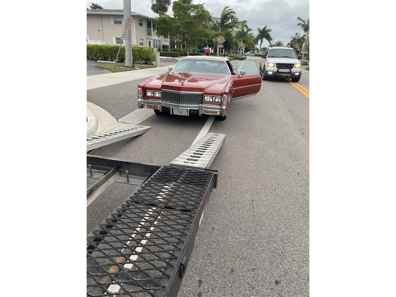 Cadillac-Eldorado-1976-Fire-mist-Cranberry-6