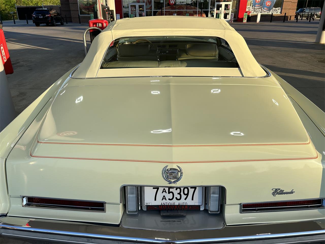 Cadillac-Eldorado-1976-Venetian-ivory-Ivory-3