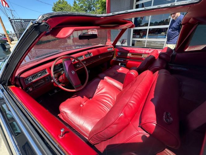 Cadillac-Eldorado-1978-BlackDeep-Red-Top-Deep-Red-19