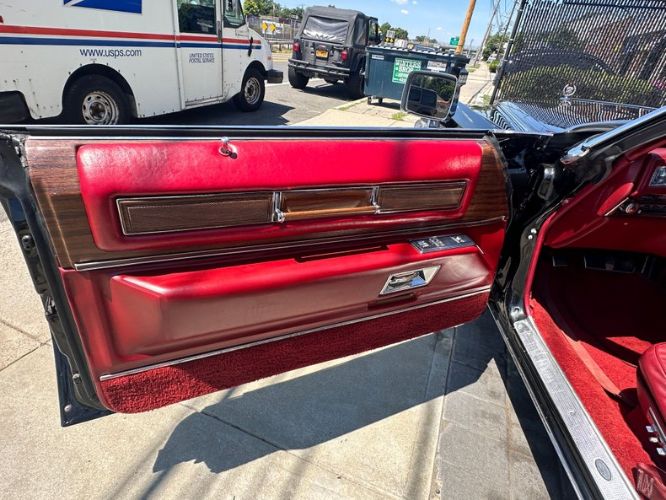 Cadillac-Eldorado-1978-BlackDeep-Red-Top-Deep-Red-30
