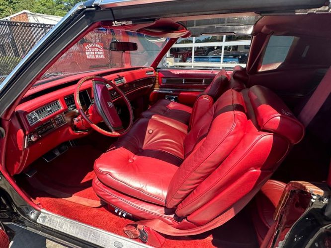 Cadillac-Eldorado-1978-BlackDeep-Red-Top-Deep-Red-31