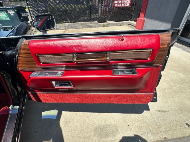 Cadillac-Eldorado-1978-BlackDeep-Red-Top-Deep-Red-32