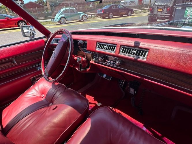 Cadillac-Eldorado-1978-BlackDeep-Red-Top-Deep-Red-33