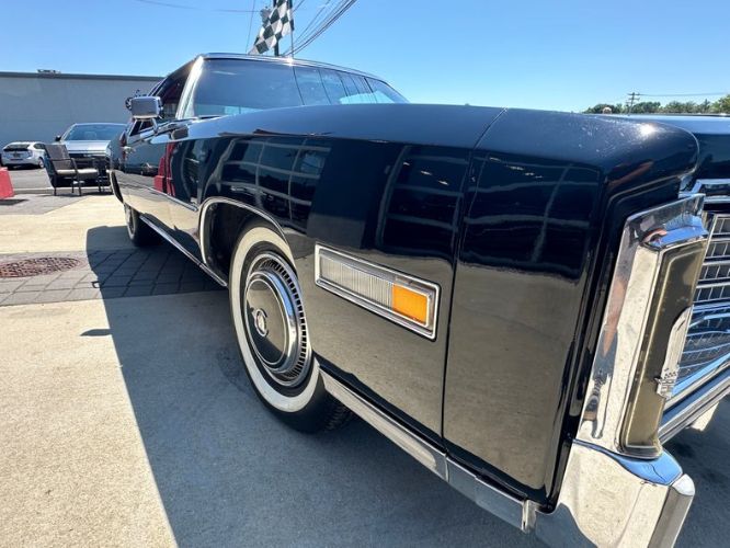 Cadillac-Eldorado-1978-BlackDeep-Red-Top-Deep-Red-38