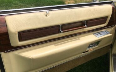 Cadillac-Eldorado-1978-Colonial-Yellow