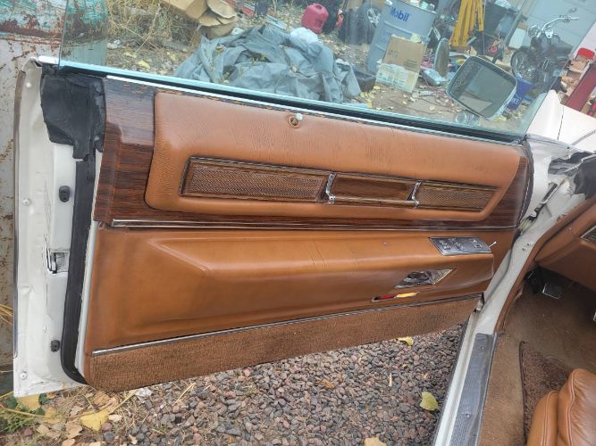 Cadillac-Eldorado-1978-Pearl-White-11