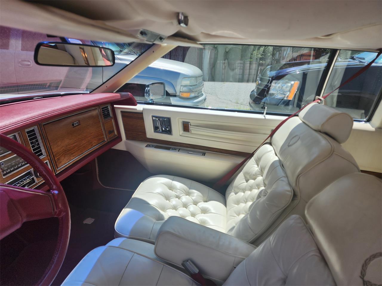 Cadillac-Eldorado-1980-White-white-with-red-dash-11