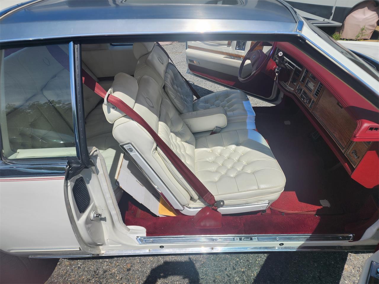 Cadillac-Eldorado-1980-White-white-with-red-dash-12