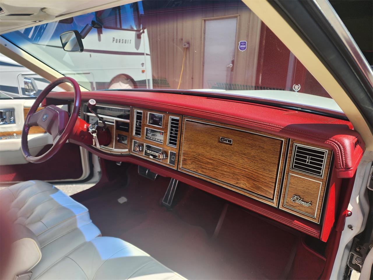 Cadillac-Eldorado-1980-White-white-with-red-dash-14