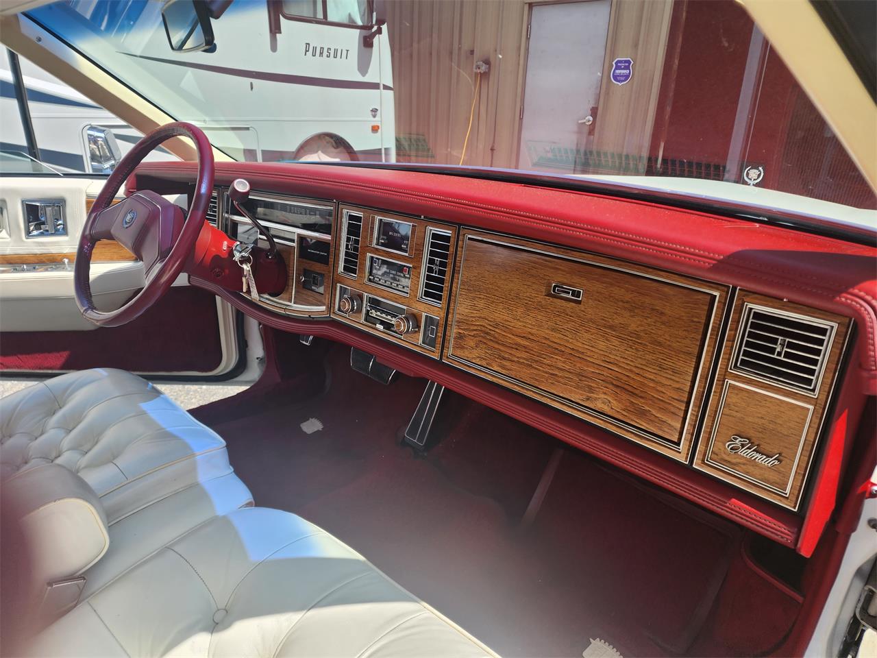 Cadillac-Eldorado-1980-White-white-with-red-dash-17