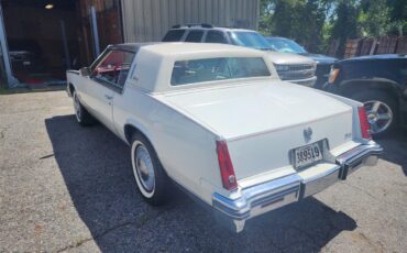 Cadillac-Eldorado-1980-White-white-with-red-dash-5
