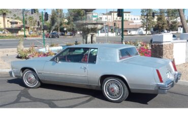Cadillac-Eldorado-1982-Silver-Red-2