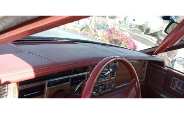 Cadillac-Eldorado-1982-Silver-Red-4