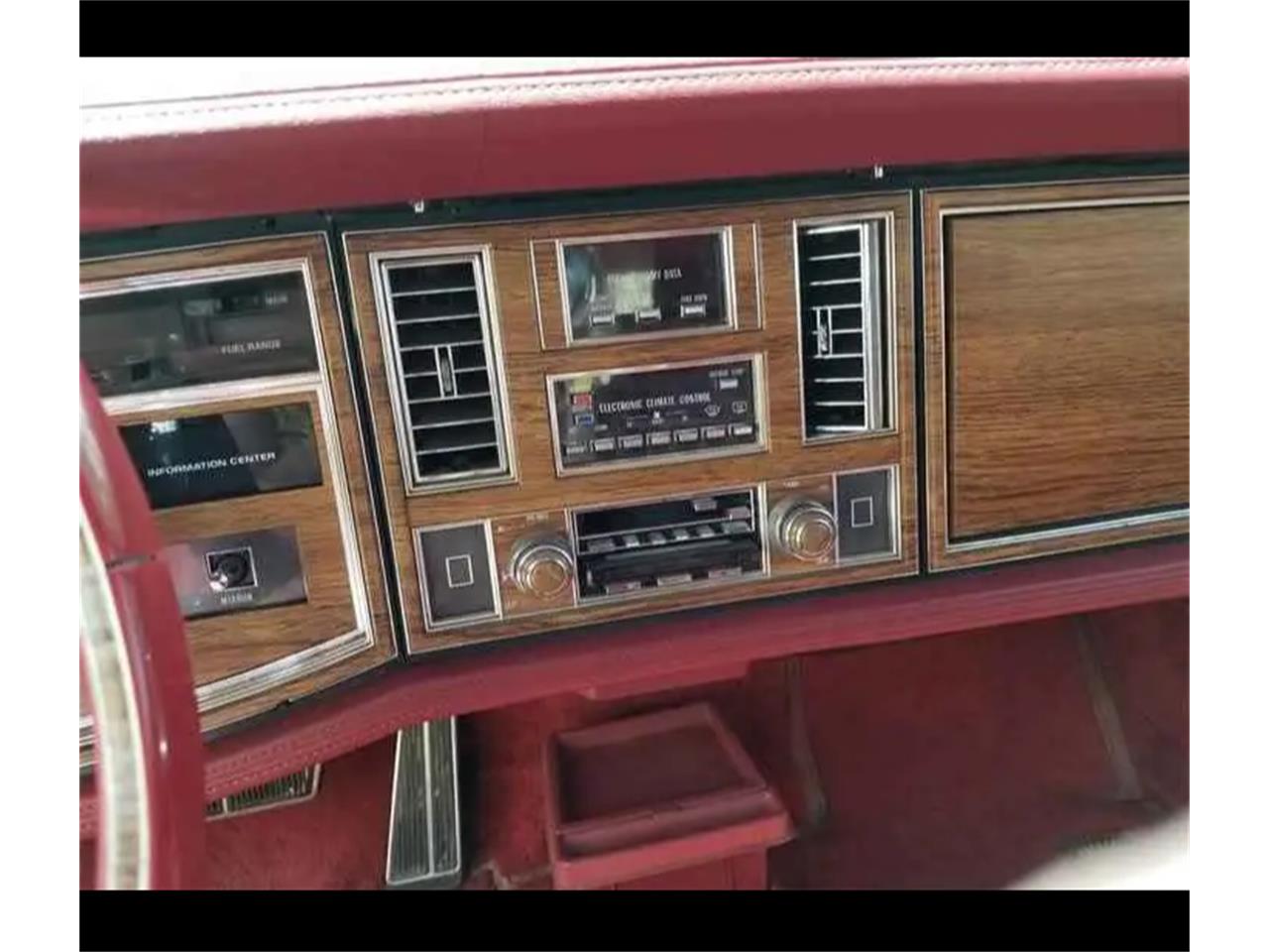 Cadillac-Eldorado-1982-Silver-Red-5