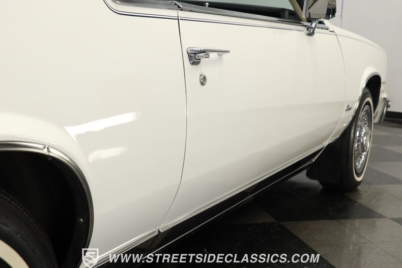 Cadillac-Eldorado-1985-Cotillion-White-Dark-Blue-11
