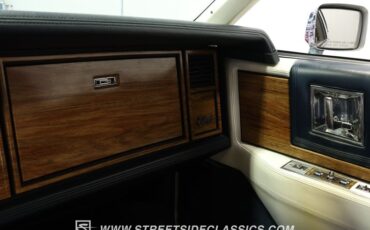 Cadillac-Eldorado-1985-Cotillion-White-Dark-Blue-36
