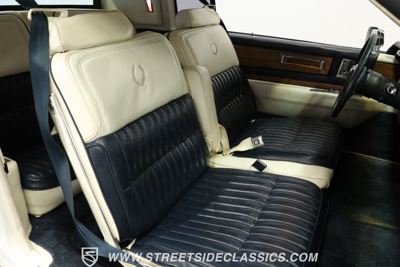 Cadillac-Eldorado-1985-Cotillion-White-Dark-Blue-38