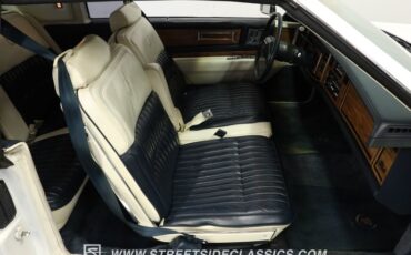 Cadillac-Eldorado-1985-Cotillion-White-Dark-Blue-39