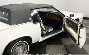 Cadillac-Eldorado-1985-Cotillion-White-Dark-Blue-46