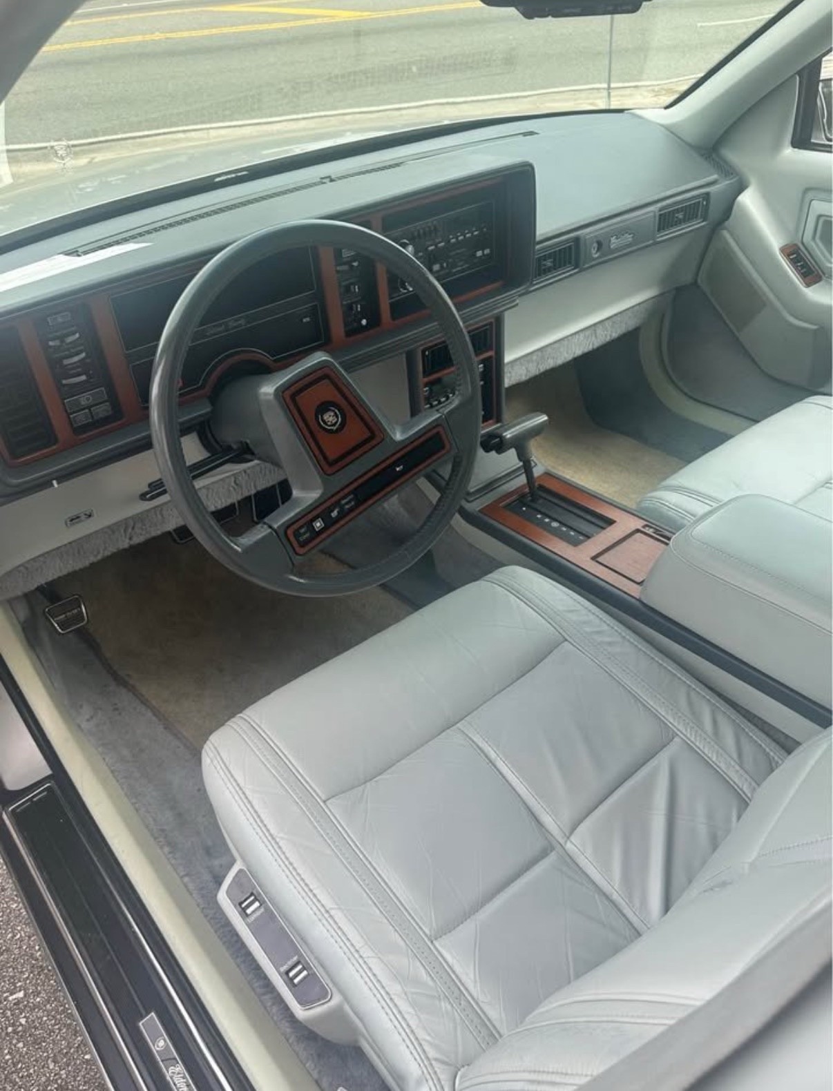 Cadillac-Eldorado-1987-33