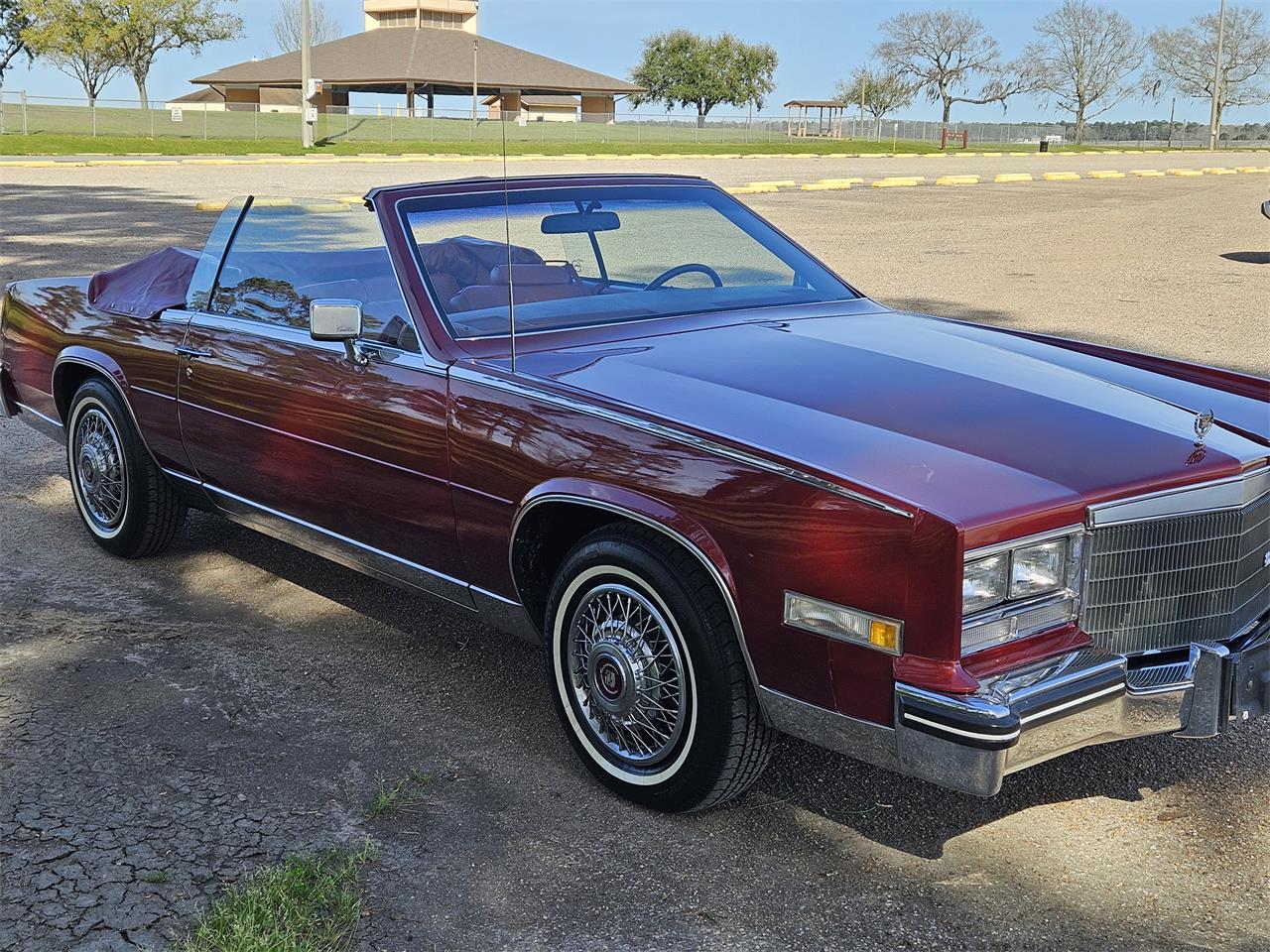 Cadillac-Eldorado-biarritz-1984-Burgundy-Burgundy-12
