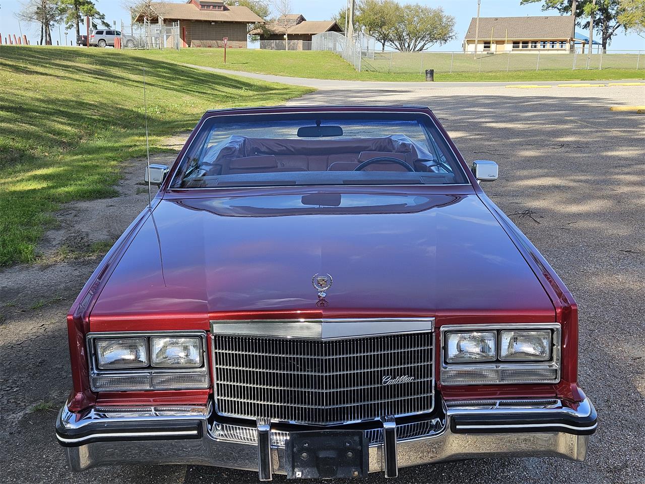 Cadillac-Eldorado-biarritz-1984-Burgundy-Burgundy-16
