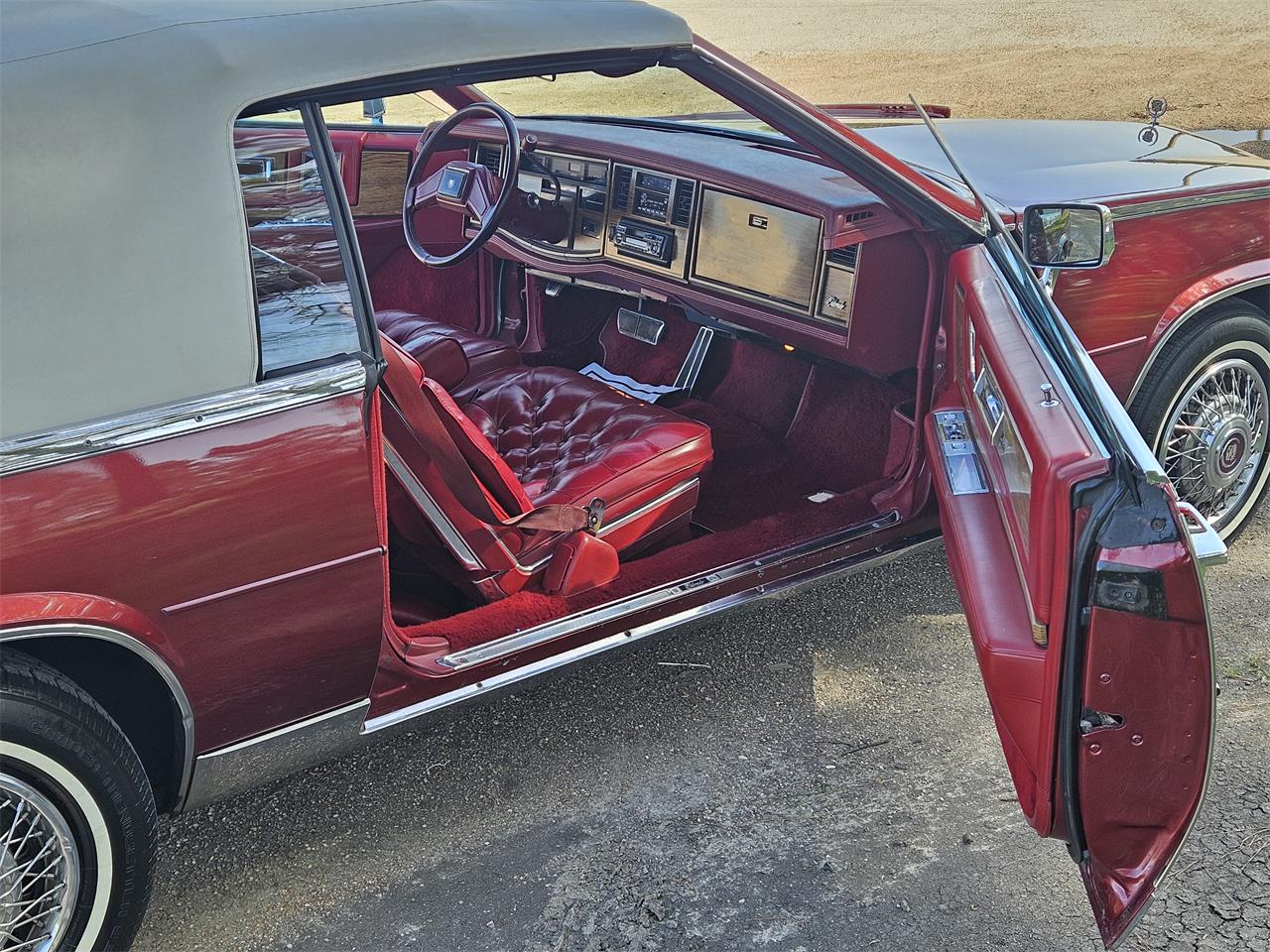 Cadillac-Eldorado-biarritz-1984-Burgundy-Burgundy-21
