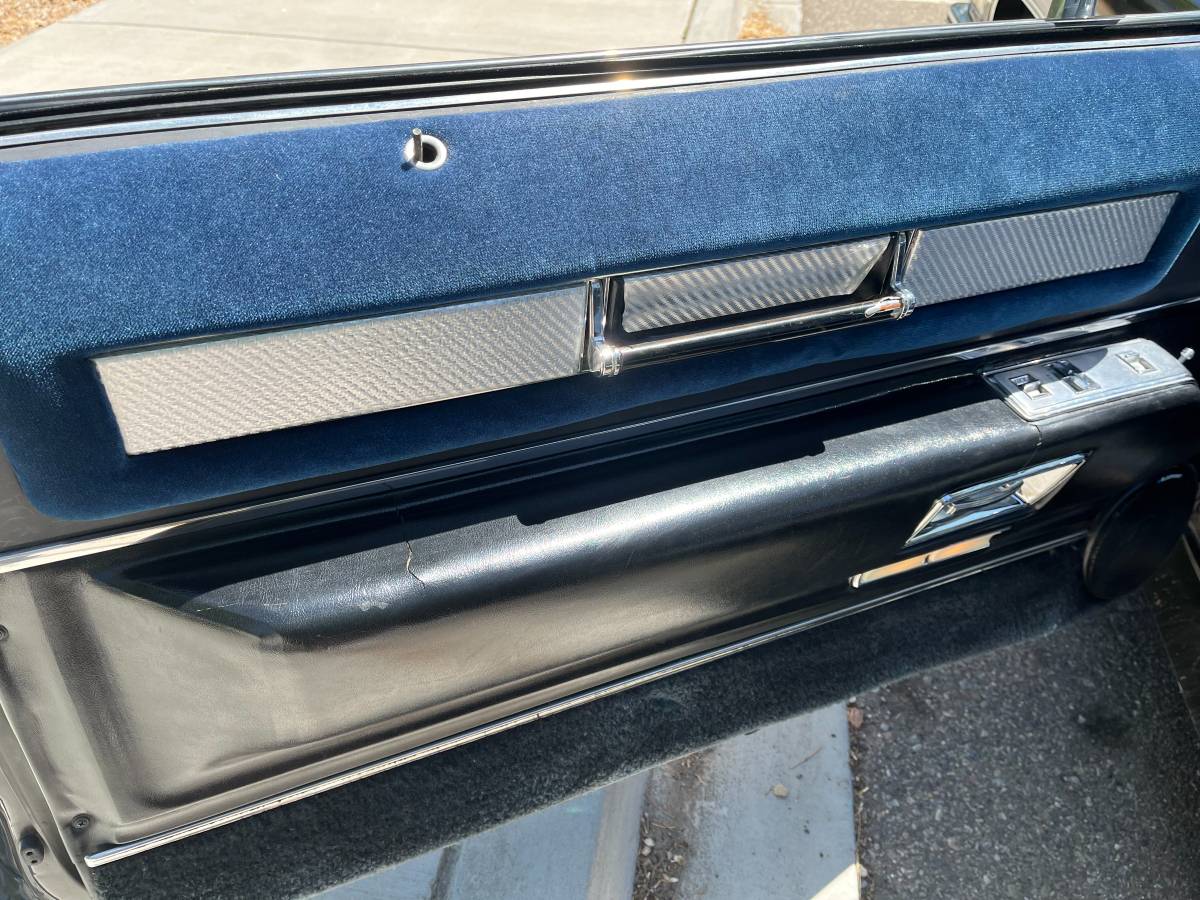Cadillac-Escalade-1974-black-10
