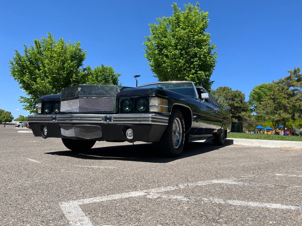 Cadillac-Escalade-1974-black-13