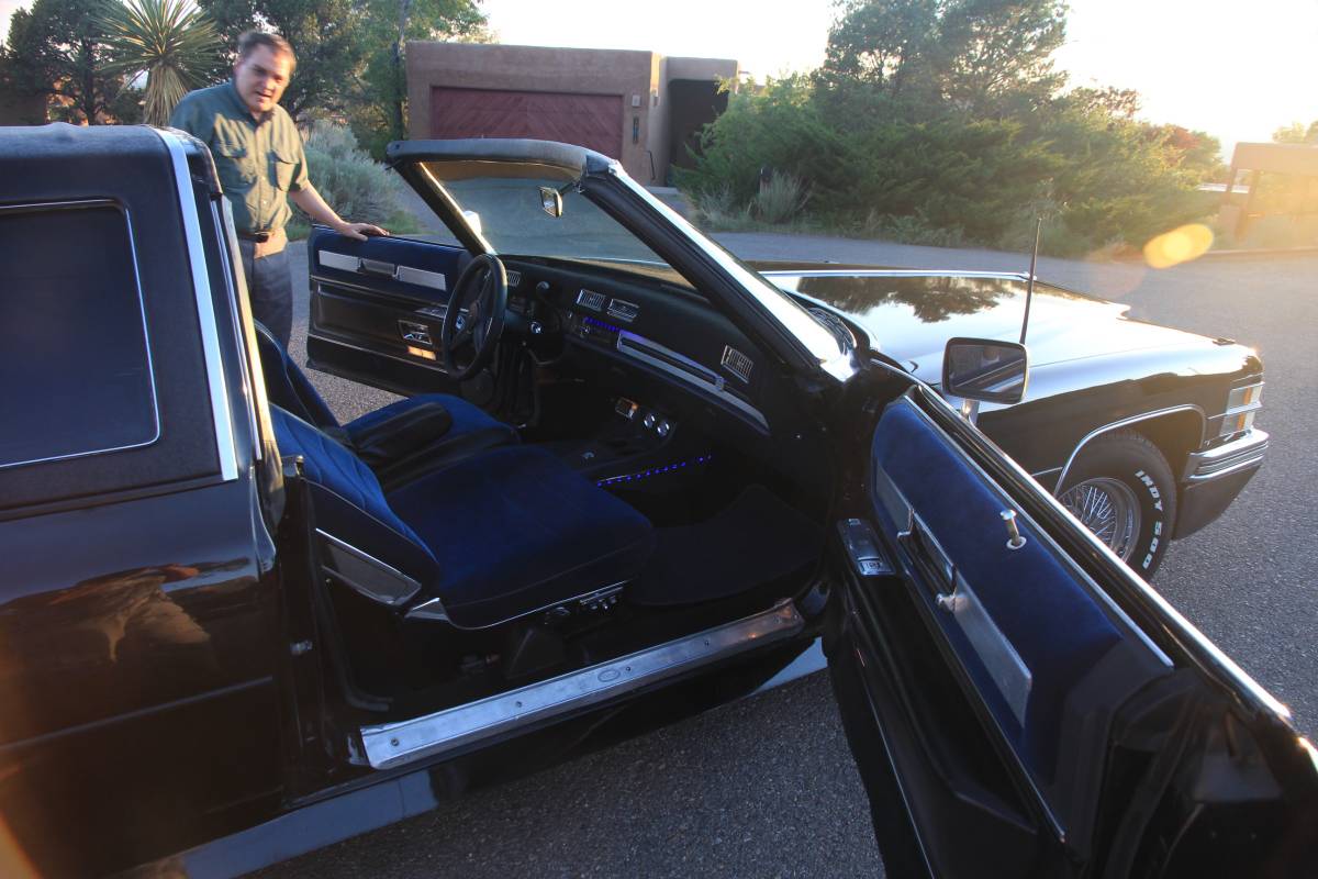 Cadillac-Escalade-1974-black-3