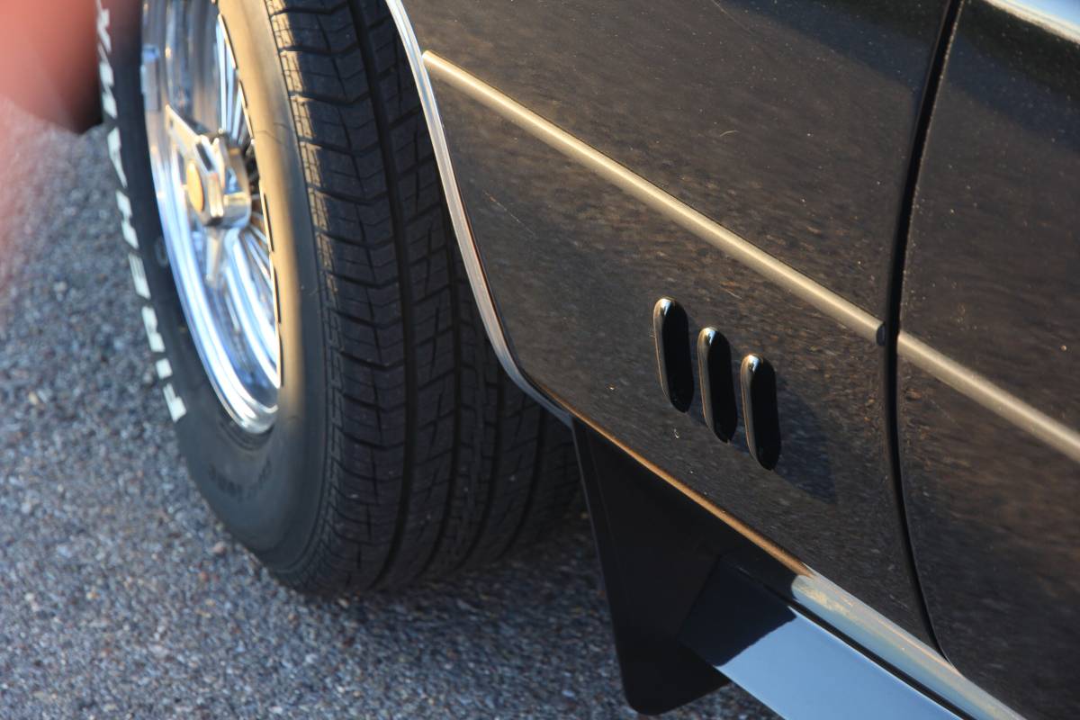 Cadillac-Escalade-1974-black-4