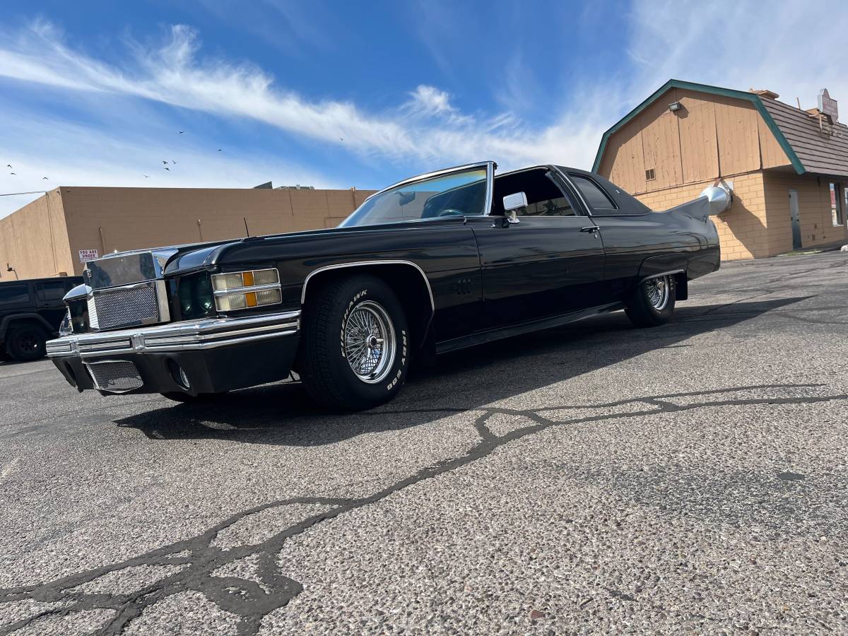 Cadillac-Escalade-1974-black-9