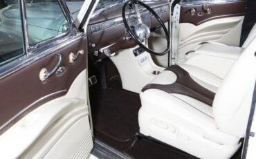 Cadillac-Fleetwood-1939-White-3