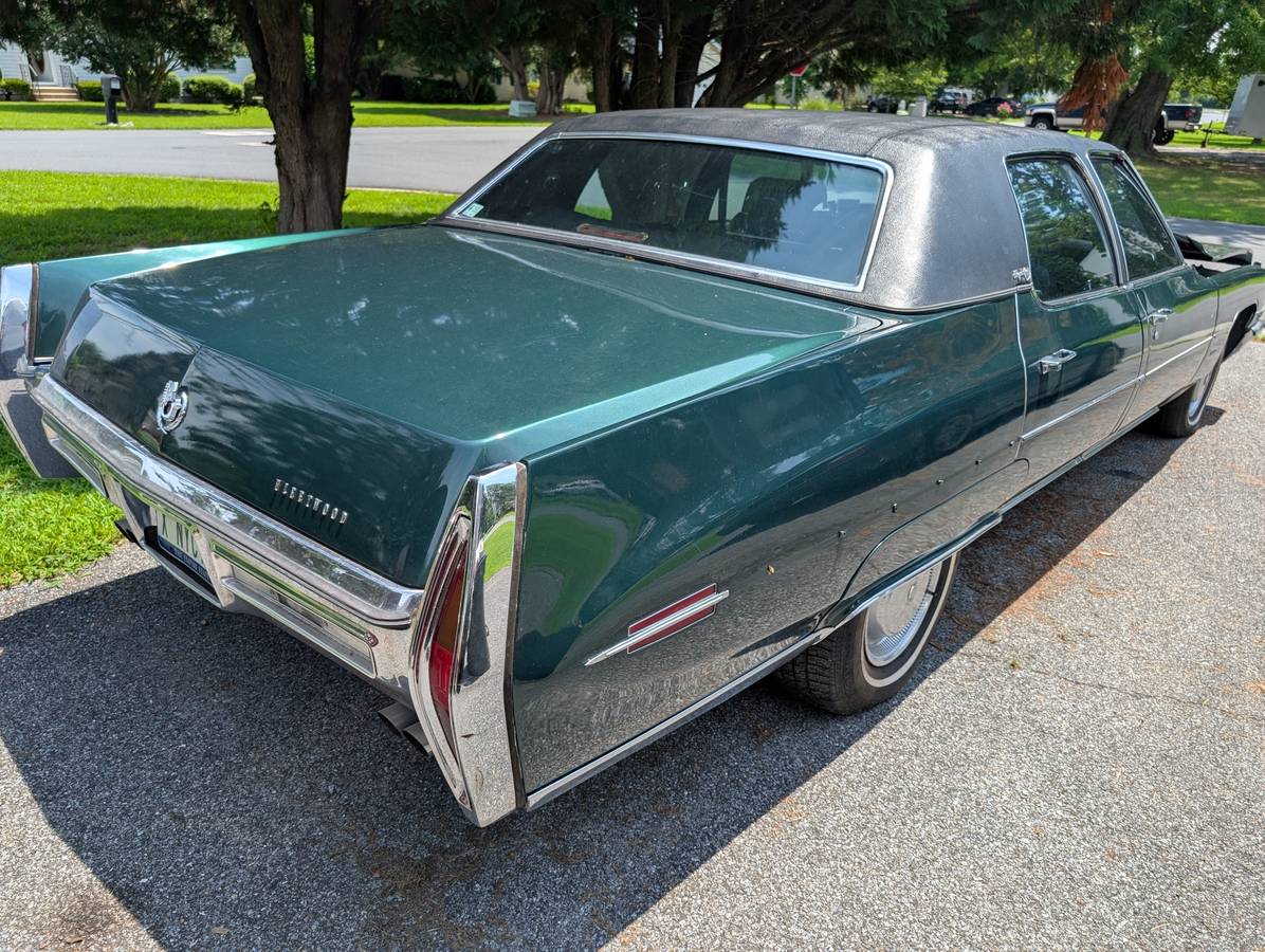 Cadillac-Fleetwood-1972-green-4