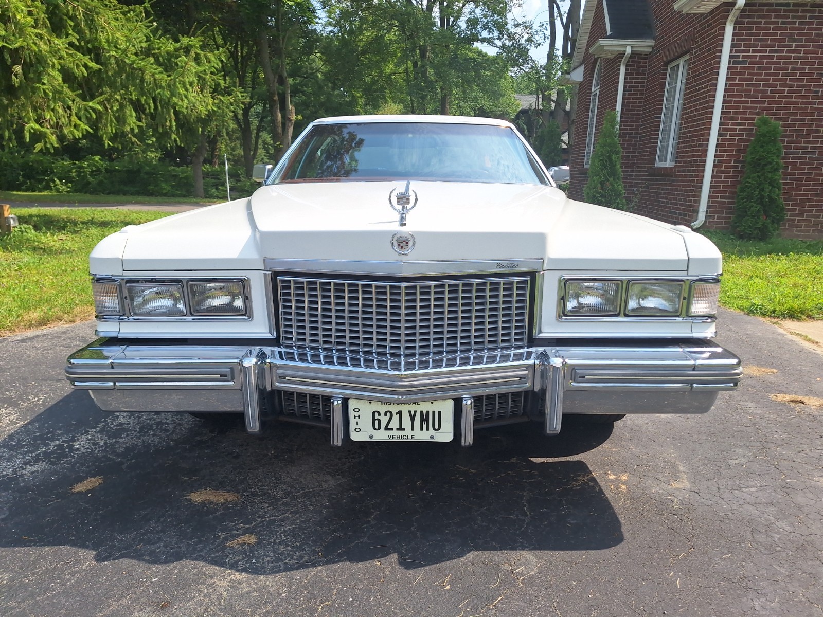 Cadillac-Fleetwood-1975-Sedan-10