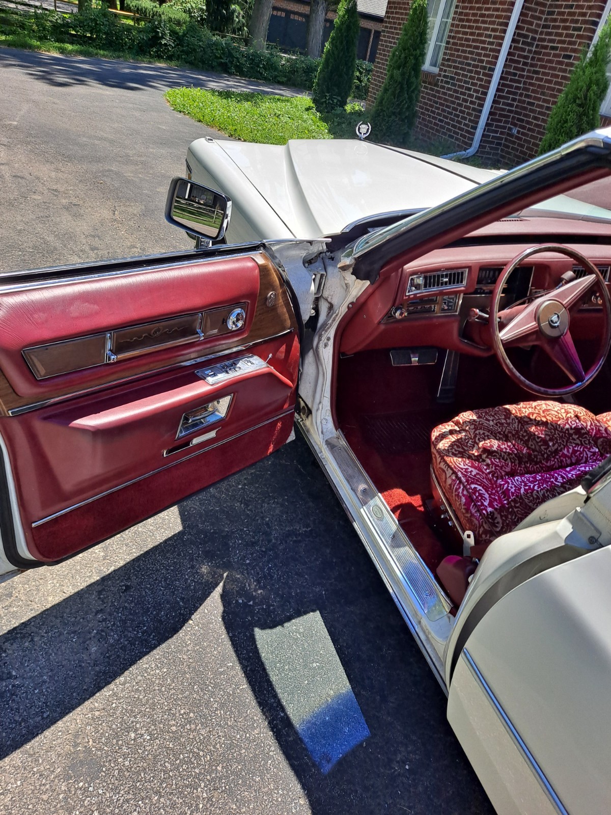 Cadillac-Fleetwood-1975-Sedan-11