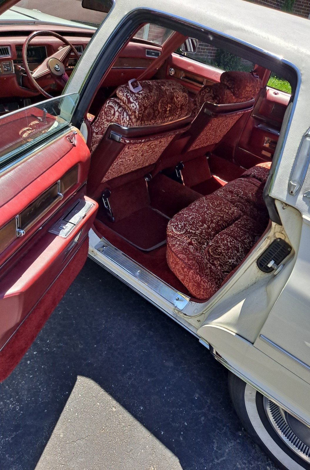 Cadillac-Fleetwood-1975-Sedan-12