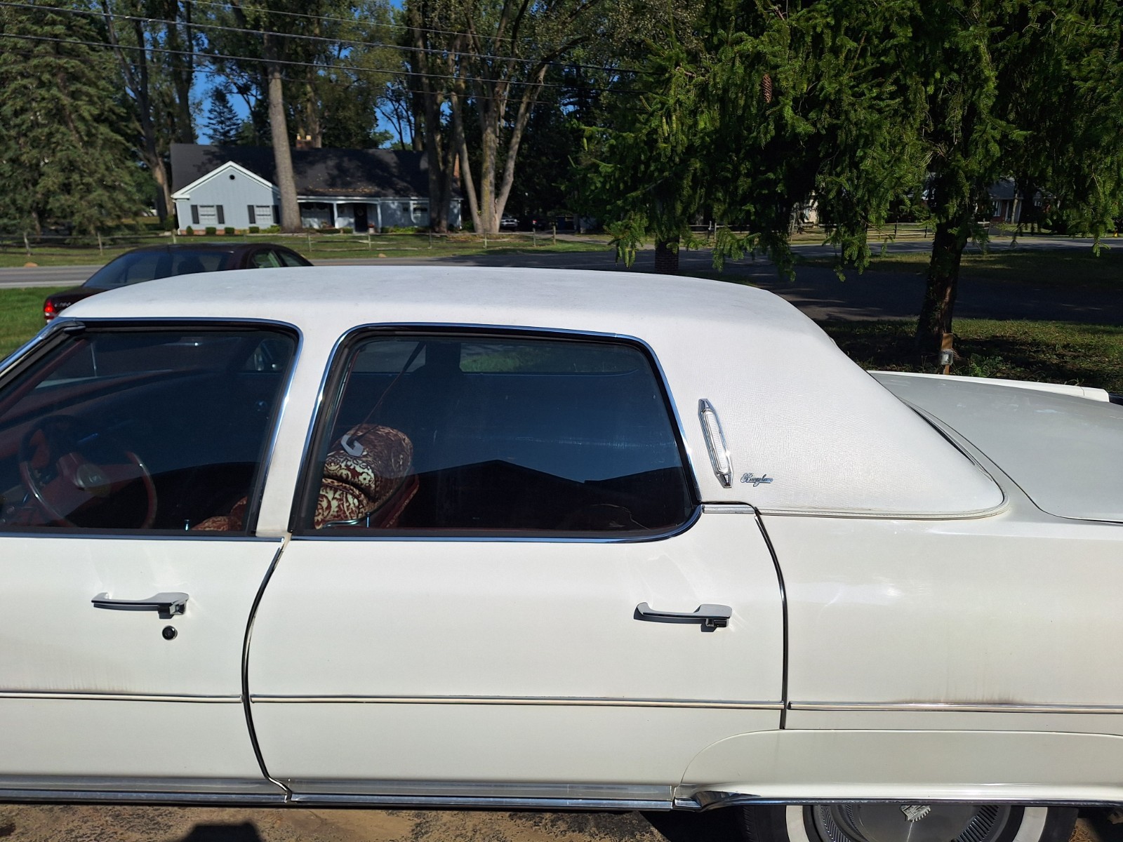 Cadillac-Fleetwood-1975-Sedan-13