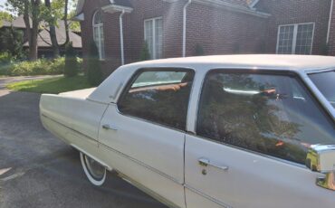 Cadillac-Fleetwood-1975-Sedan-14