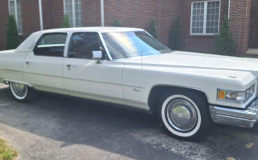 Cadillac-Fleetwood-1975-Sedan-4