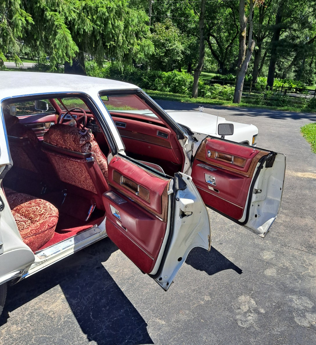 Cadillac-Fleetwood-1975-Sedan-5