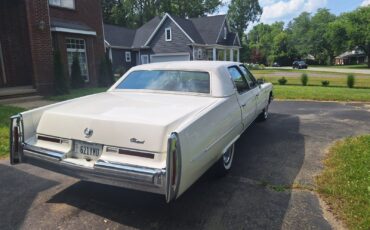 Cadillac-Fleetwood-1975-Sedan-8